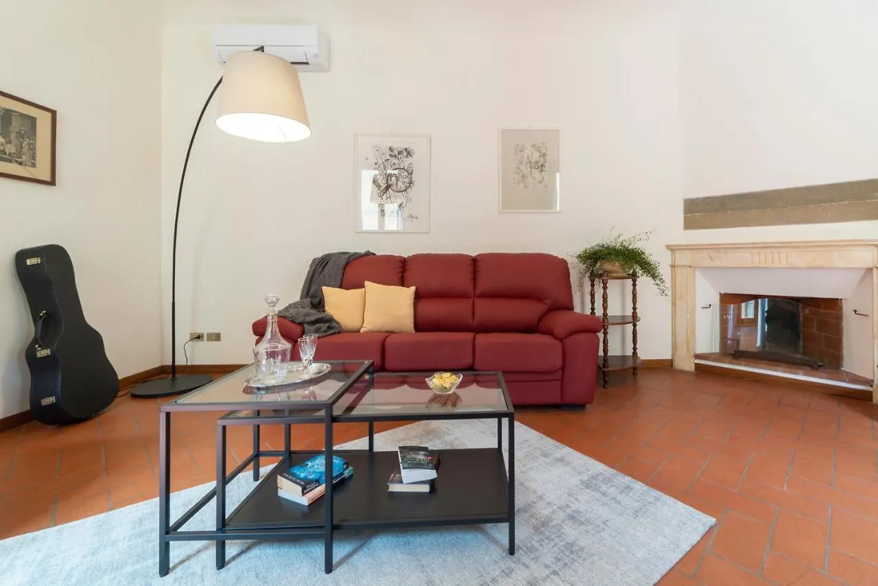 110 Sqm Apartment 6 Sleeps In Santa Croce Florence Italy
