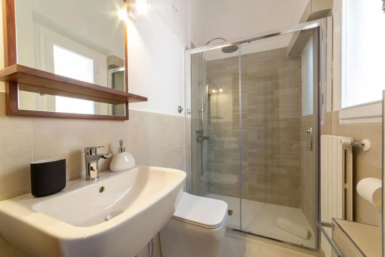 110 Sqm Apartment 6 Sleeps In Santa Croce Florence