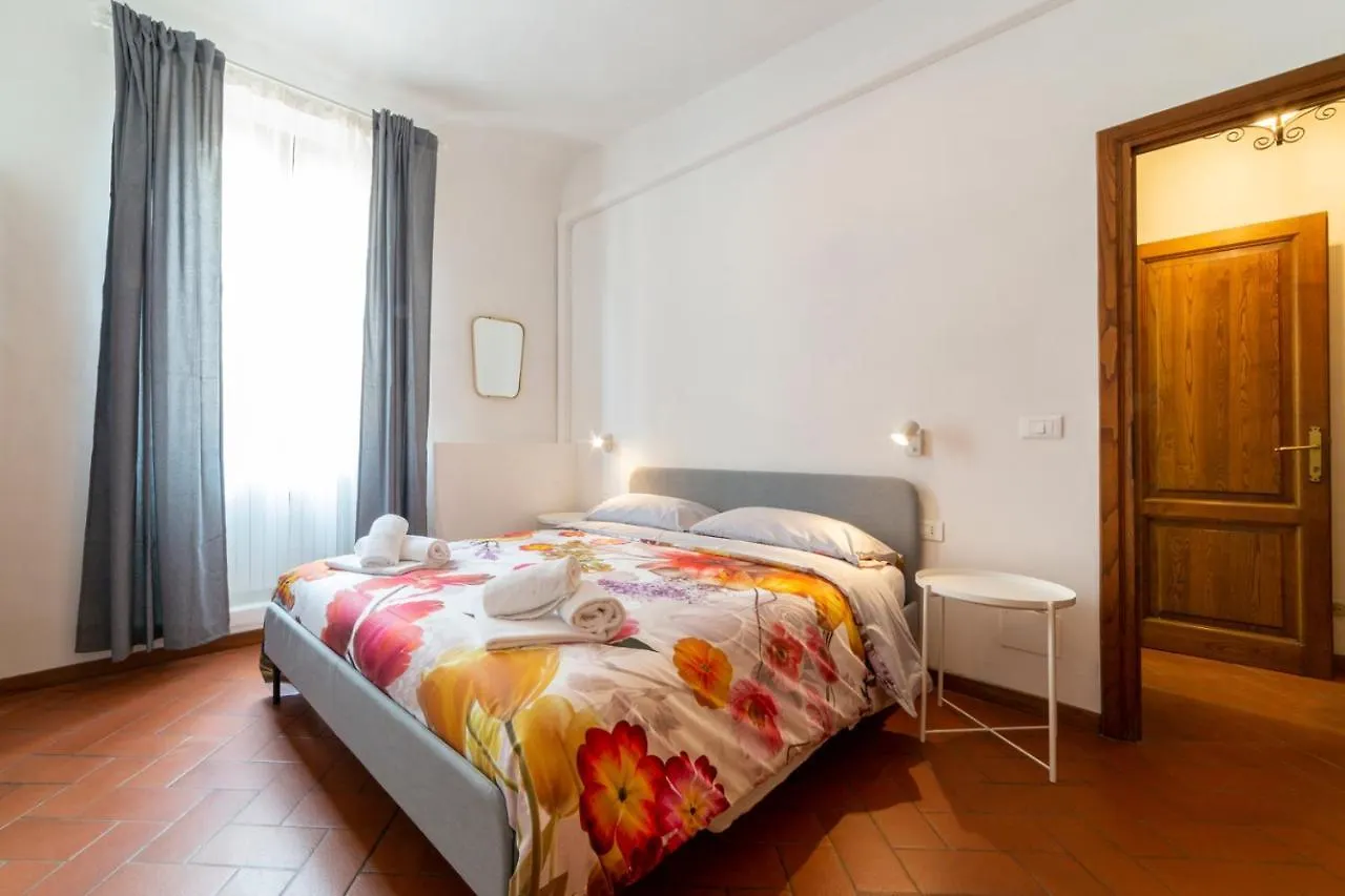 110 Sqm Apartment 6 Sleeps In Santa Croce Firenze